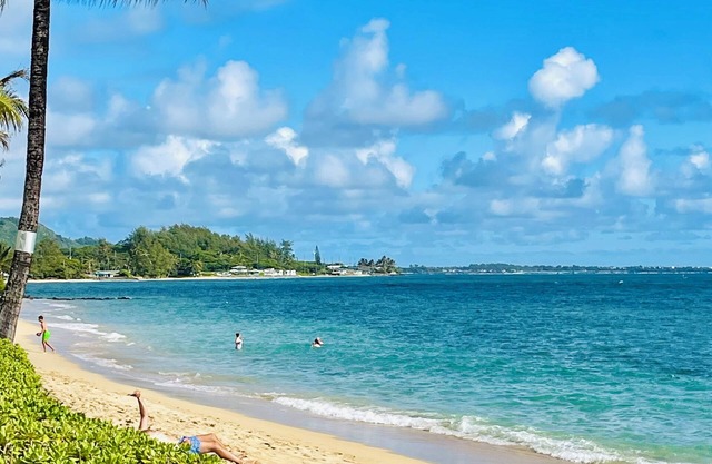 Oceanfront & Ground floor- sleep to the sound of waves!