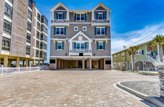 Oceanfront Home - Sleeps 26! 8Br/8.5BA