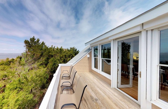 Oceanfront Hideaway in the Trees | Private Walk to Beach, Old Baldy View, Dogs Welcome, BHI Club