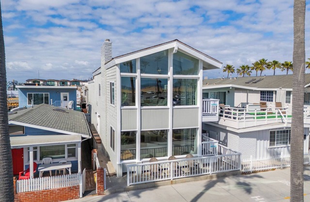 Oceanfront Home: Perfect for Large Groups/Families