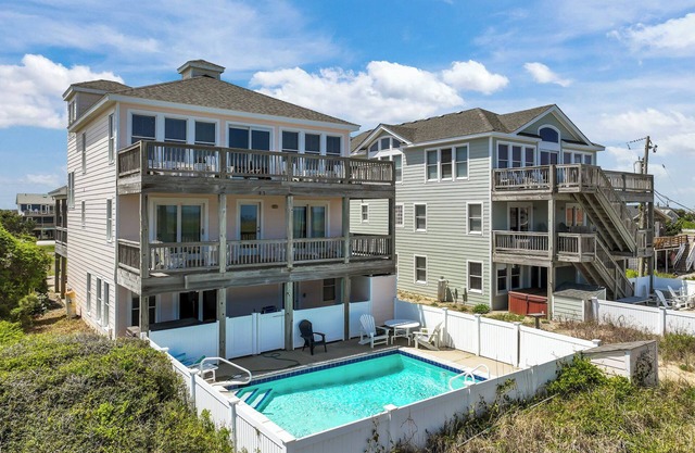 Oceanfront, Private pool and Hot tub!
