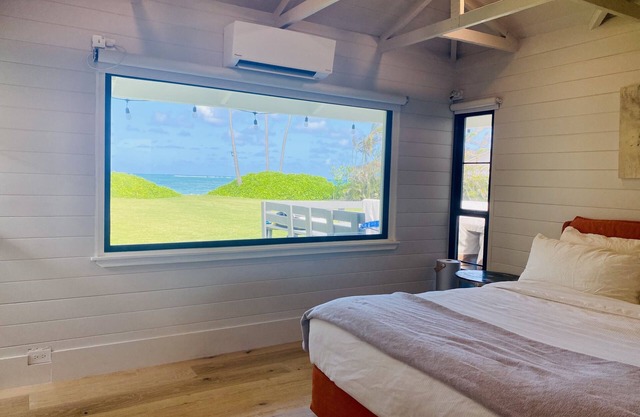 Oceanfront Private Lanikai Beach House