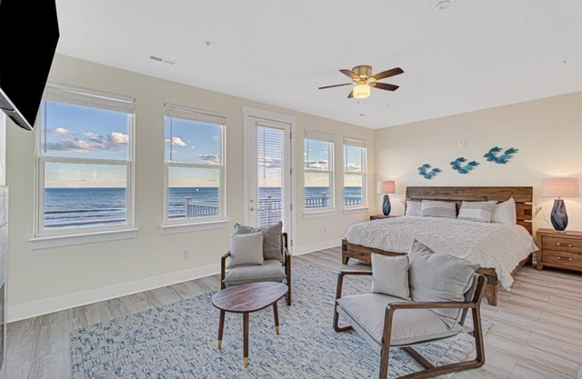 Oceanfront Spectacular Views Media/Game Room Beach Access Private Pool Unit B