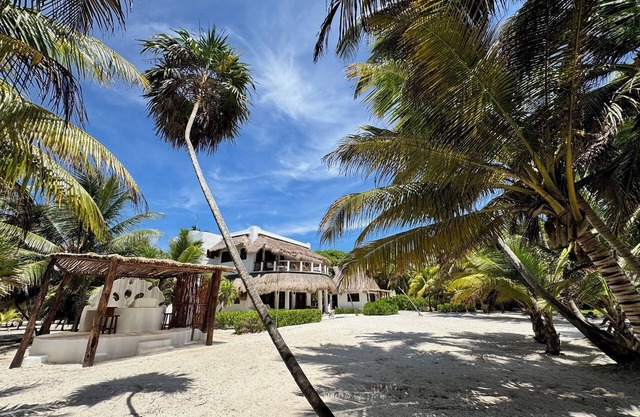 Oceanfront Villa: Casona Palms on Private Beachfront