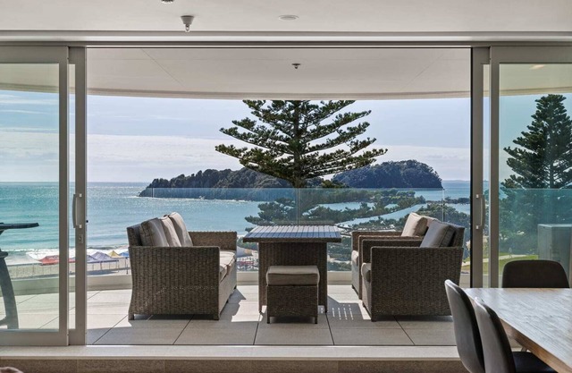 Oceanside Bliss Absolute Beachfront Stunning Views