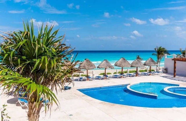 Oceanview and Beach Access | 2 bedroom Townhouse