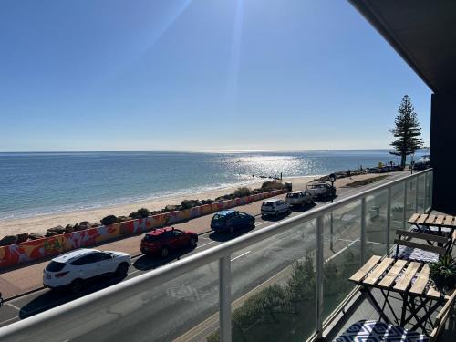 Oceanview escape in beachside Glenelg