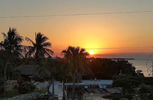 Oceanview Luxury Retreat FL Keys Marathon-5 Bed 4 Bath-Pool-Dock-Seconds 2 Ocean