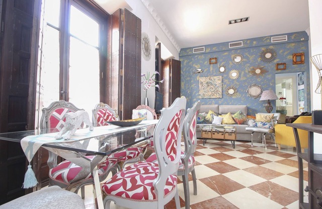 OFFER, ELEGANCE AND COMFORT, A DREAM IN THE CENTER OF SEVILLE