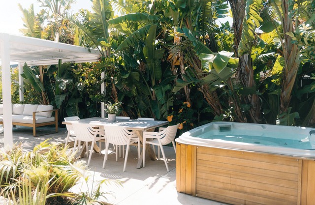 Ohope beach tropical getaway with spa