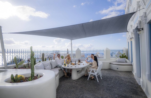 Oia Mansion