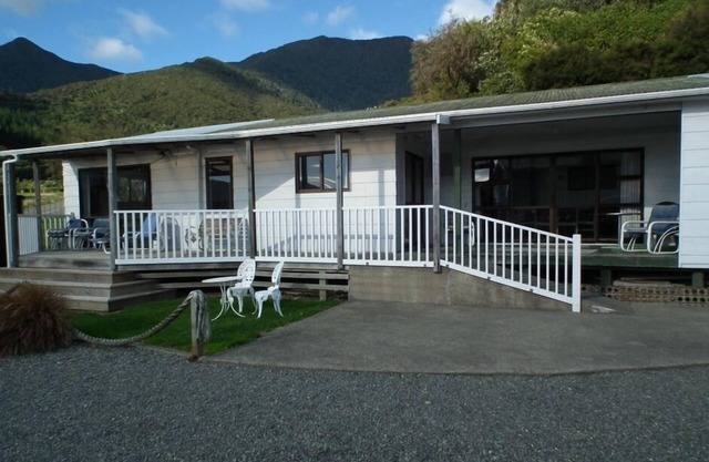 Okiwi Bay Marlborough Sounds