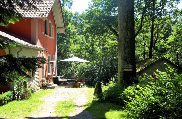 Old forester's house in the nature park, surrounding area of Berlin, own terrace, sauna, WiFi