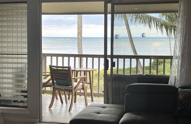 Old Hawaii at its best Molokai Wavecrest Resort with Ocean and West Maui views