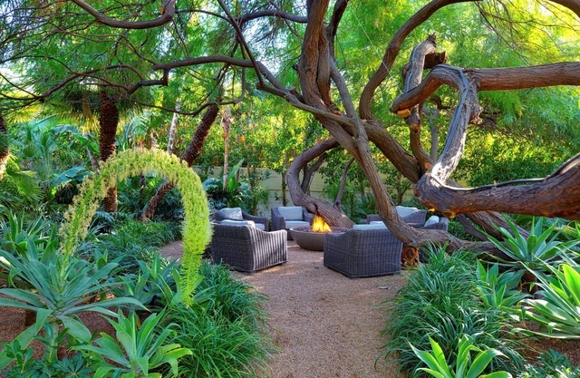 Old Las Palmas - 1926 Mary Pickford Estate, Pool & Spa, Firepit + Rooftop Deck