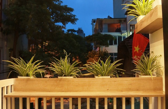 Old quarter -Balcony alot of Sunshine & Cozy House