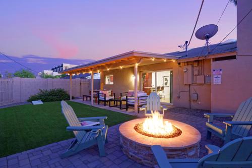 Old Town Saguaro - Private Pool, Fire Pit & Games