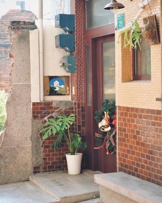 Old wooden window bungalow B&B