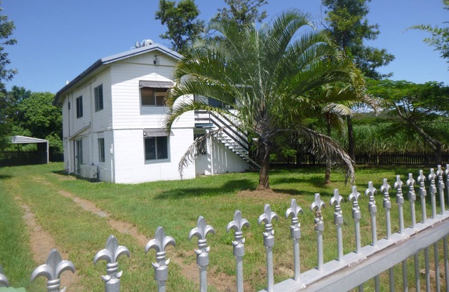Old-world rustic charm Queenslander, 30 km North of Mackay on Bruce Highway