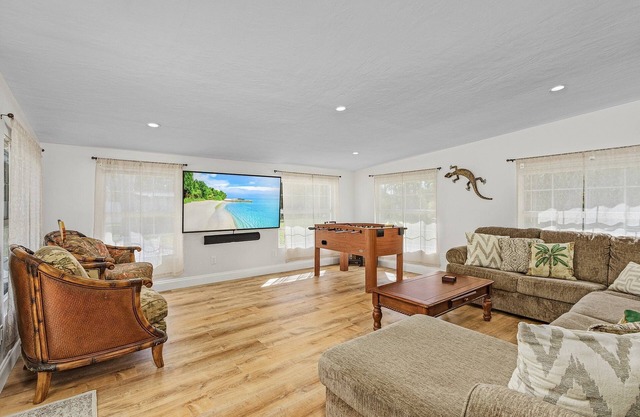 Oleander Oasis - Beautiful Pool Home - 10 Minutes Away From Beaches 15% OFF through Septemeber