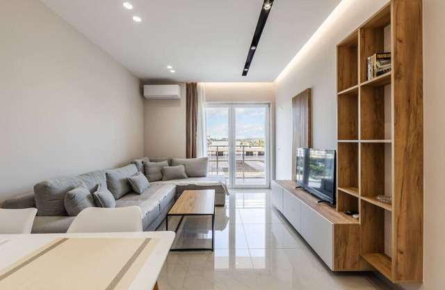 Olivia's Apartment | 24