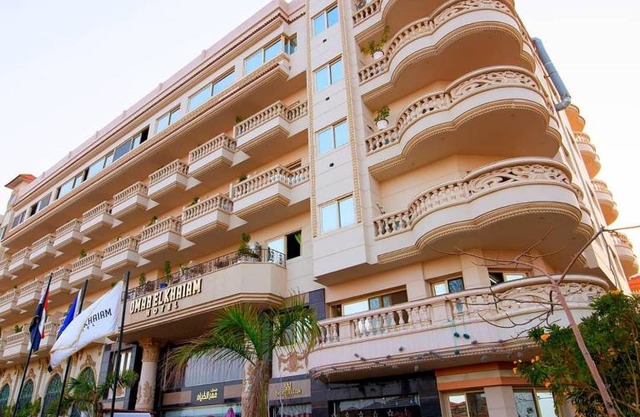 Omar Elkhaiam Hotel