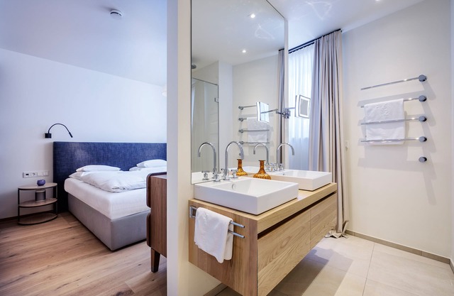 One bedroom apartment right on the slopes