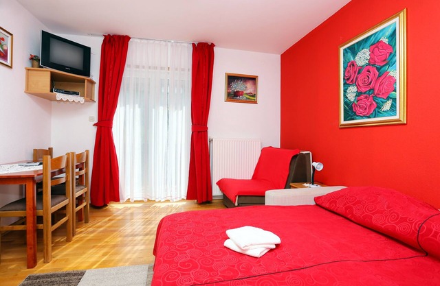 One bedroom apartment with balcony Vranovača, Plitvice (A-17428-a)