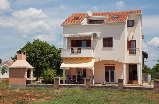 One bedroom apartment with terrace Sukošan, Zadar (A-12313-a)