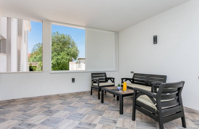 One bedroom apartment with terrace and sea view Podaca, Makarska (A-6736-b)