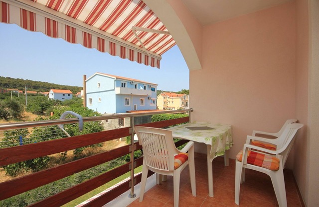 One bedroom apartment with terrace Kraj, Pašman (A-8247-b)