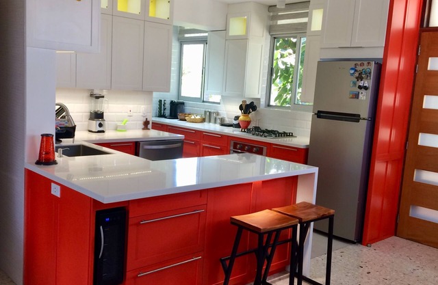 One bedroom condo, ocean front complex