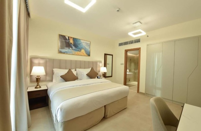 One Bedroom Suite Near In Field Super Market By Luxury Bookings