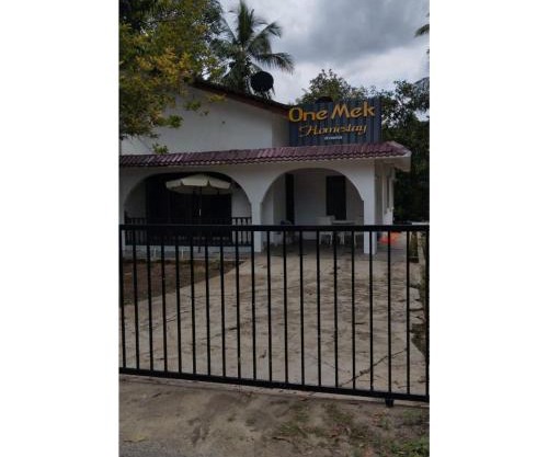 One Mek Homestay