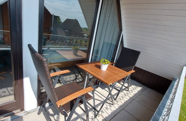 One-room apartment with balcony close to the beach