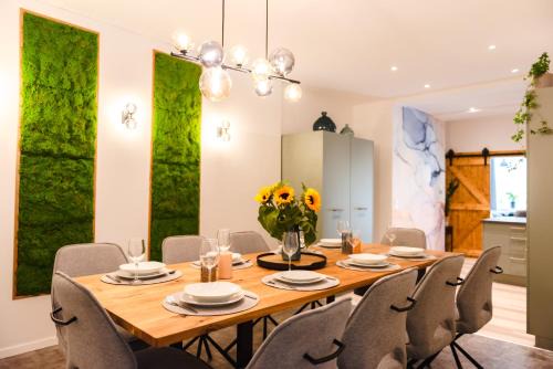 oompH Berlin The Grand Berlin Group & Family Retreat