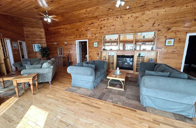 Open Concept 4 Bedroom Cottage, Just Steps Away From South Shore Beach