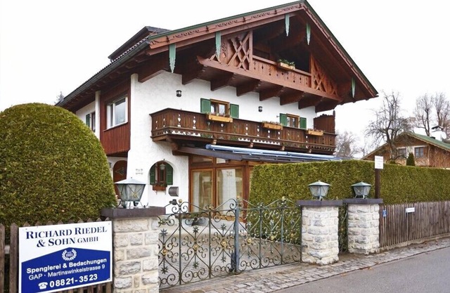Open top floor apartment with exposed roof structure
