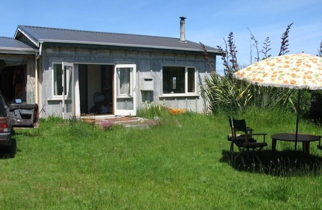 Oreti Beach House - Sound of the Surf