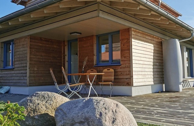 Organic holiday home Ostsee-Seele: Wooden holiday villa near the sea in an idyllic, quiet location in Parin