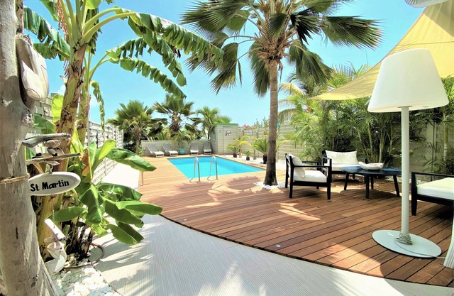 orient bay villa beach house 3 minutes walk from the beach
