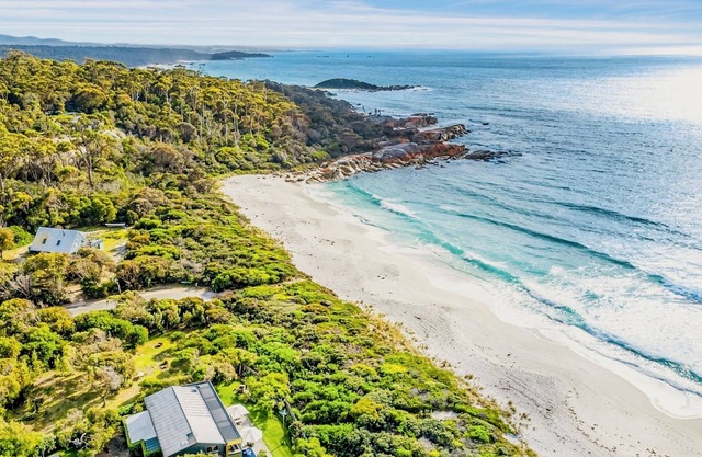 Oriole Bay of Fires - Experience beachfront living