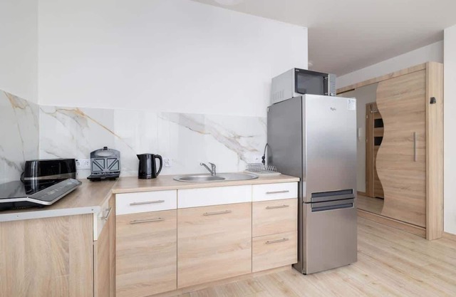 Os Szymanowskiego 18 Trendy Apartment Parking