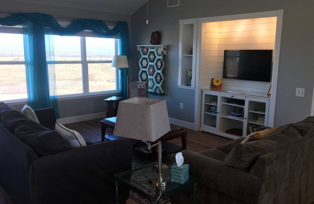 Our Cozy, Quiet, Comfortable place in the Country - 2 Bedroom 900 sq ft w/view