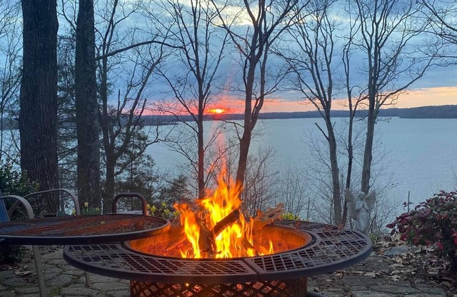 Our Soothing Sunsets Lake House is available for your retreats or vacations!
