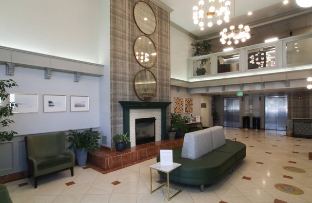 Oxford Suites Spokane Valley
