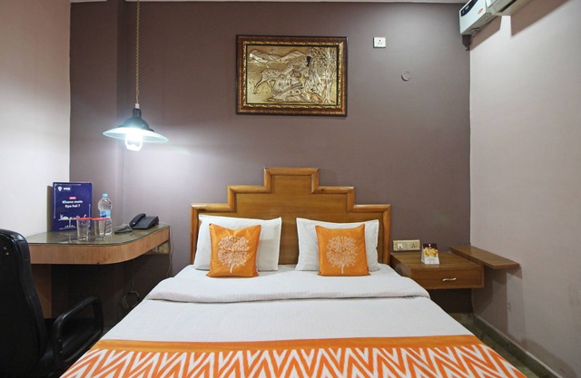 OYO 7147 Hotel Madhur Regency