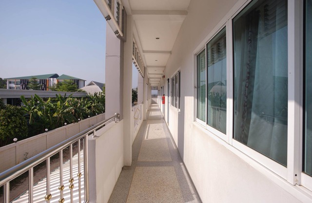 OYO 75394 Sakthong Grand Hotel