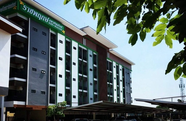 OYO 75504 Ratchapruek Apartment Angthong