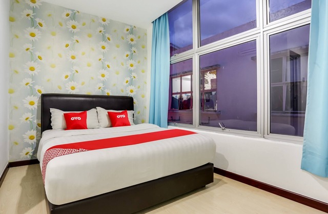 OYO 89583 Grove Hotel